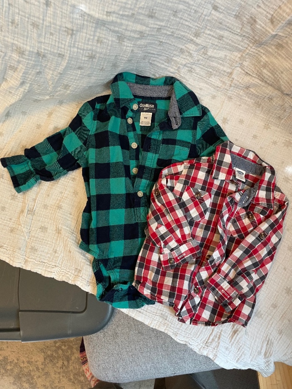 Plaid tops 9mo
